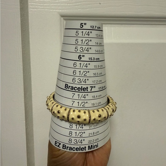 Vintage Signed Lilly Pulitzer Cream Gold Enamel Bangle Bracelet Rare EUC - Picture 5 of 6